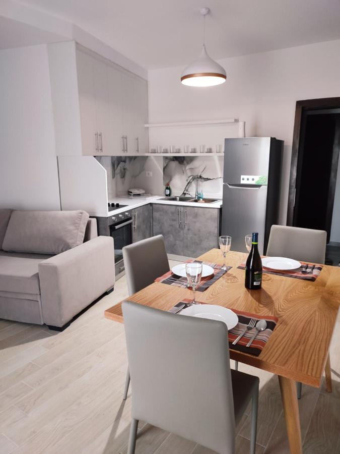 Proda Apartments Sarandë Buitenkant foto