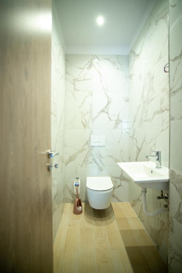 Proda Apartments Sarandë Buitenkant foto