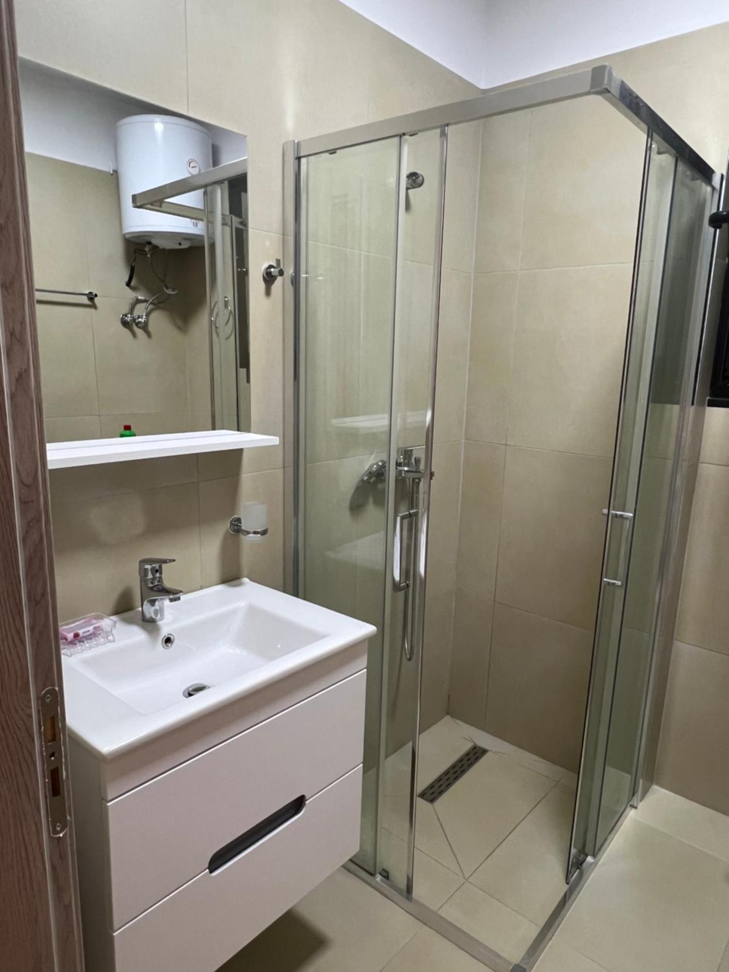 Proda Apartments Sarandë Buitenkant foto